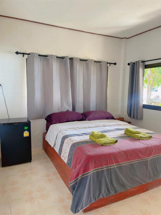 Baanyaiguesthouse Ко Мак Екстериор снимка