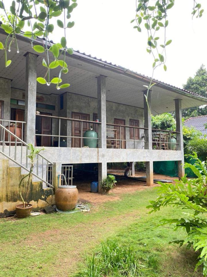 Baanyaiguesthouse Ко Мак Екстериор снимка